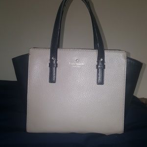 Authentic Kate Spade Calf skin leather purse.